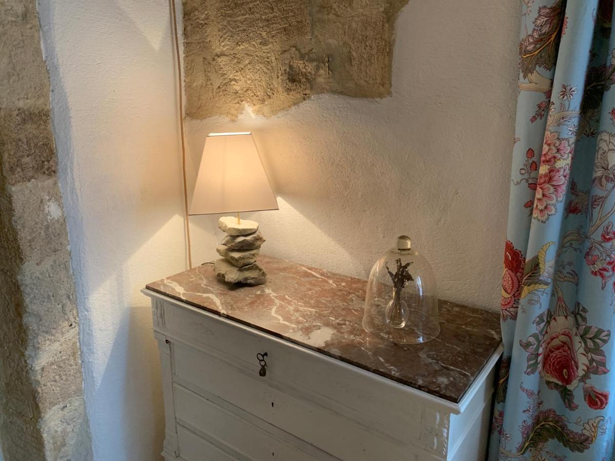 Appartement De Charme Dans Le Coeur Historique D'Uzès Exterior foto
