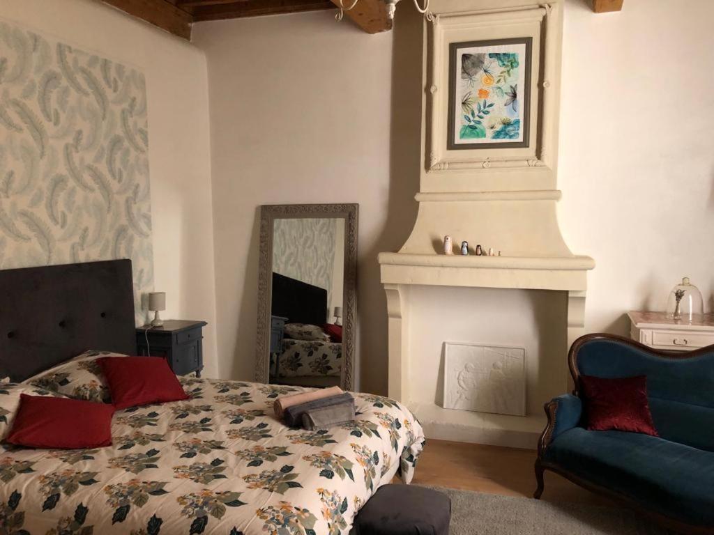 Appartement De Charme Dans Le Coeur Historique D'Uzès Exterior foto